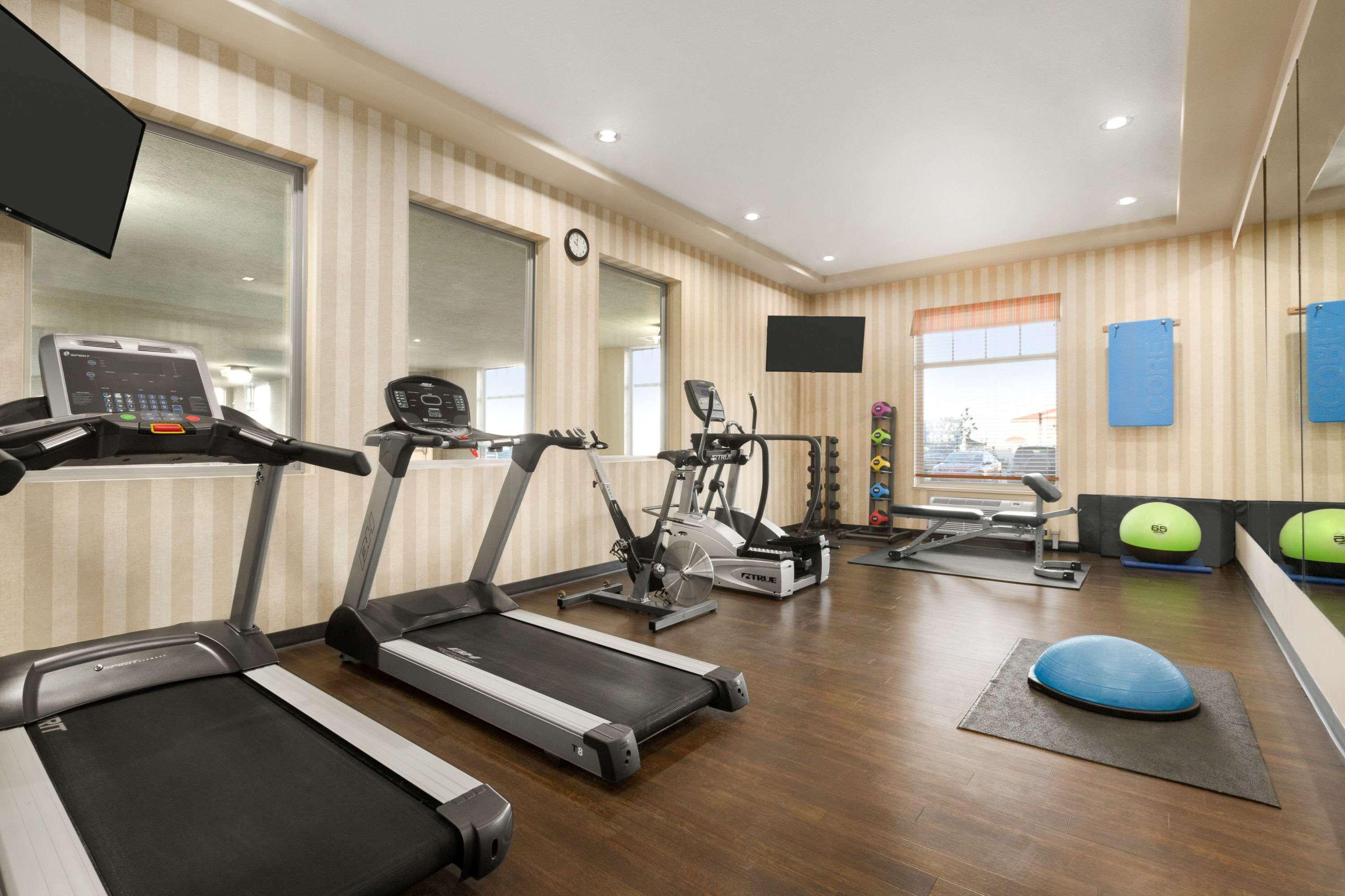 Days Inn & Suites By Wyndham Edmonton Airport Leduc Εξωτερικό φωτογραφία