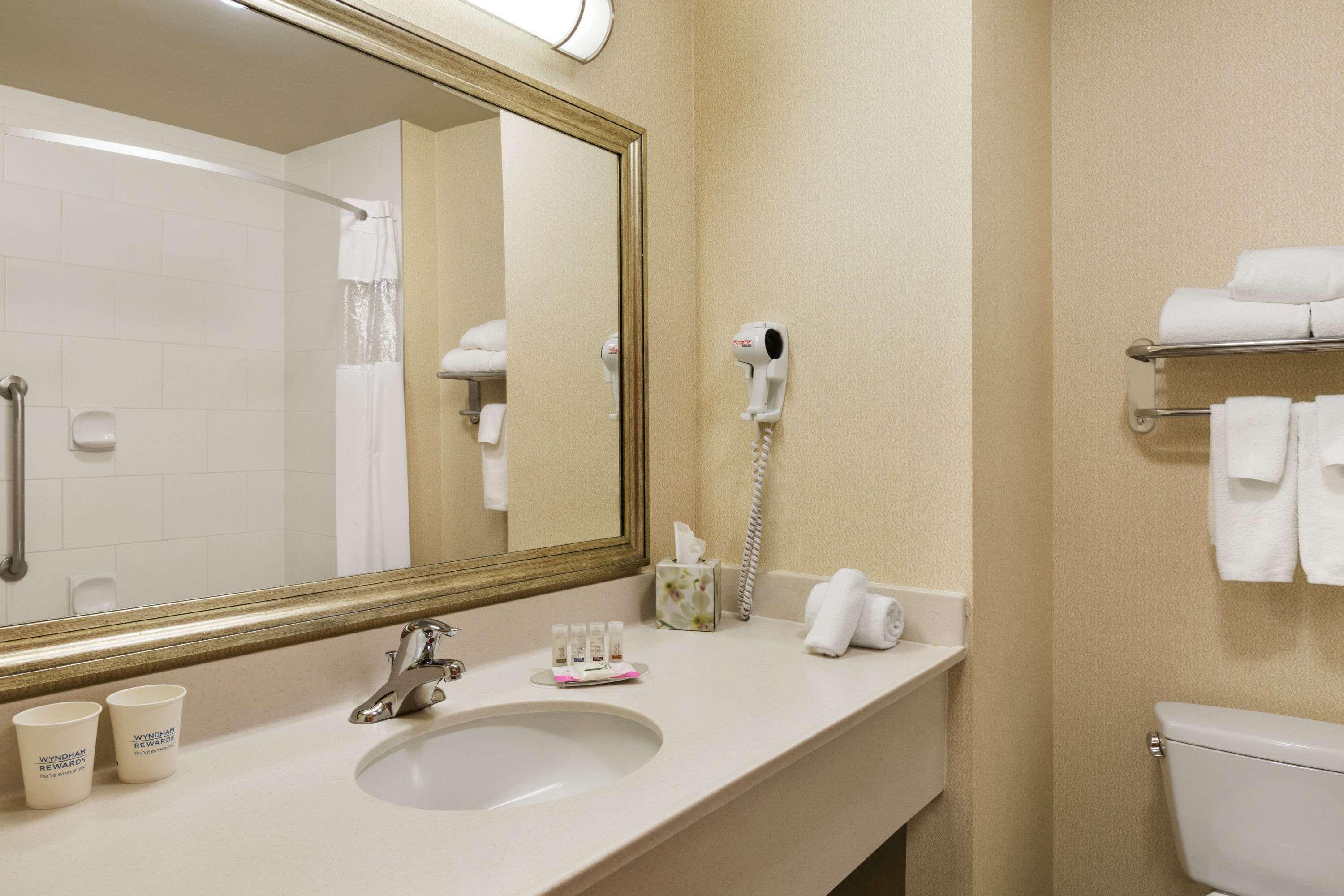 Days Inn & Suites By Wyndham Edmonton Airport Leduc Εξωτερικό φωτογραφία