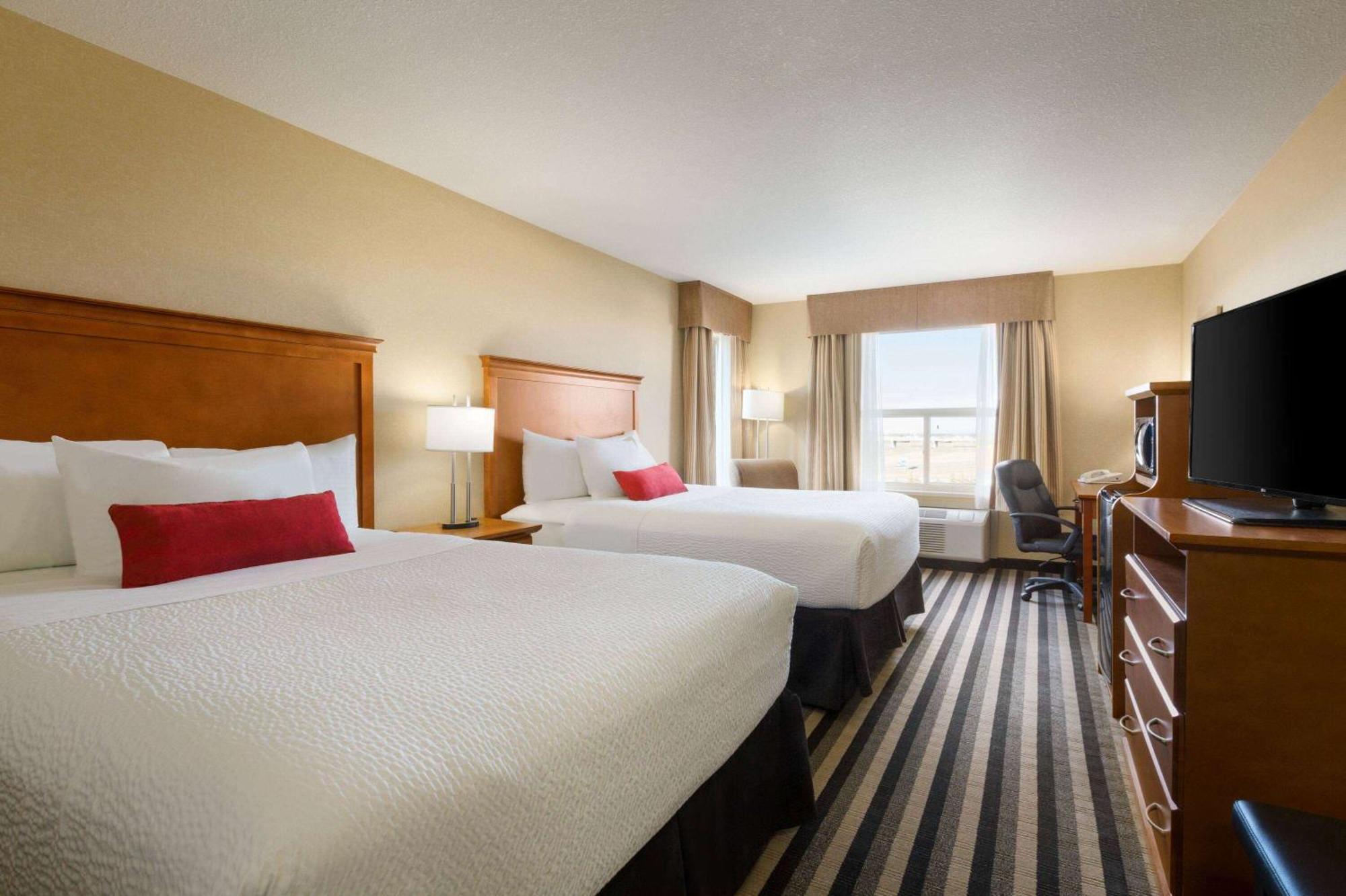 Days Inn & Suites By Wyndham Edmonton Airport Leduc Εξωτερικό φωτογραφία