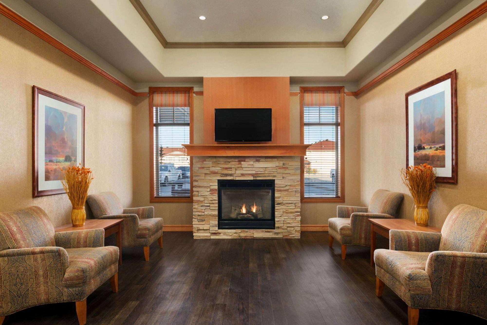 Days Inn & Suites By Wyndham Edmonton Airport Leduc Εξωτερικό φωτογραφία