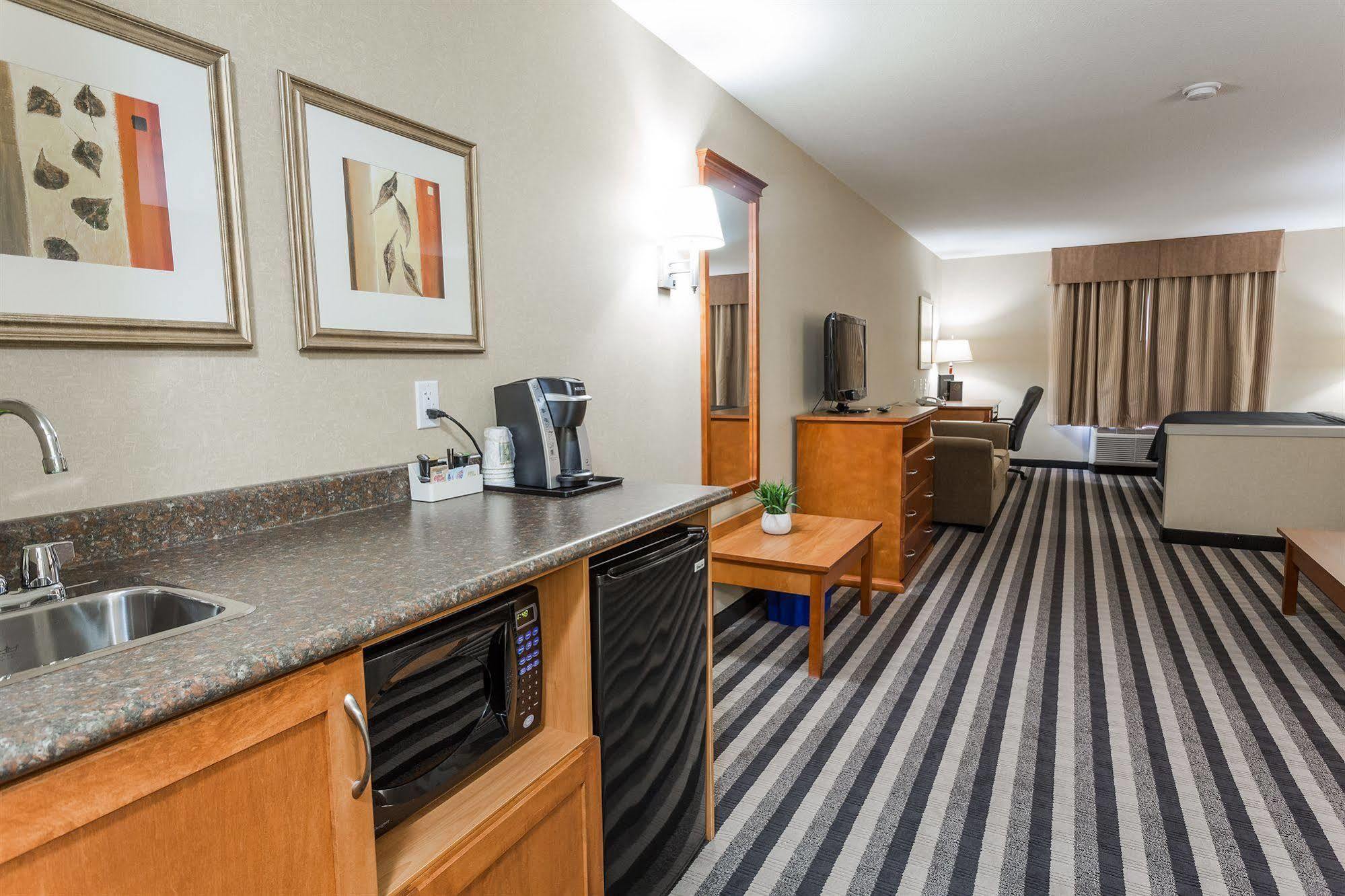 Days Inn & Suites By Wyndham Edmonton Airport Leduc Εξωτερικό φωτογραφία